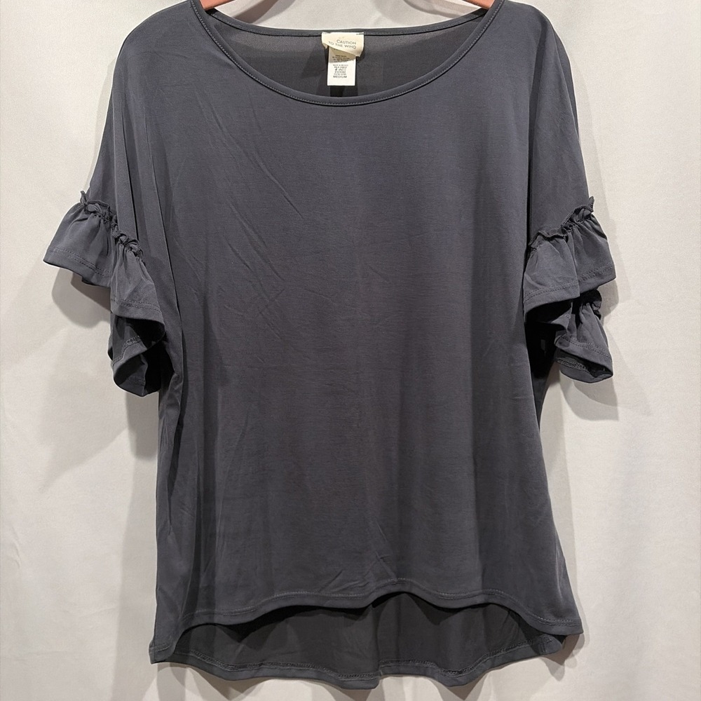 Caution To The Wind Women's M Top Gray Ruffle Short Sleeve Asymmetrical Hem Boho